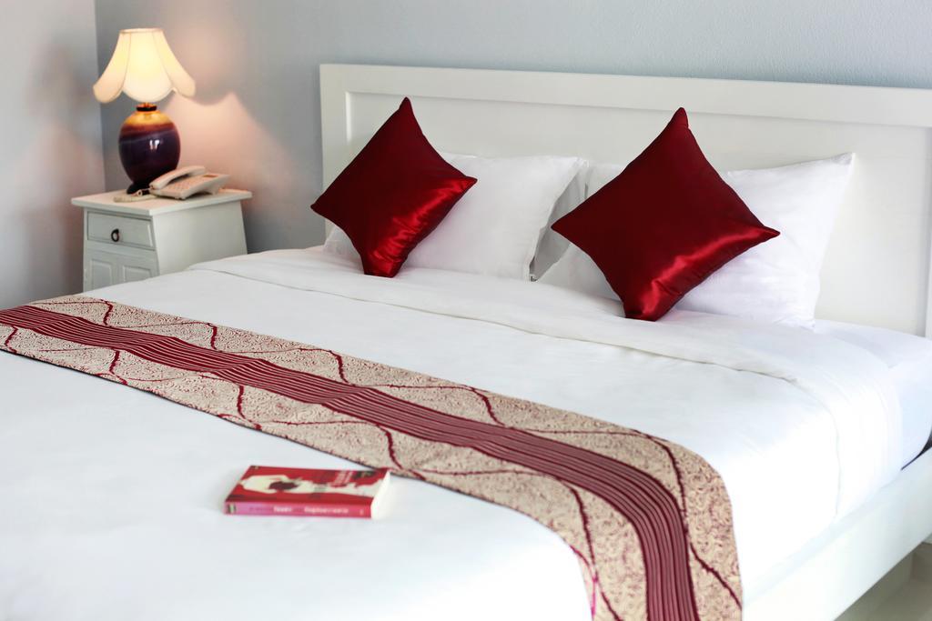 The Sun Terrace Hotel Chiang Mai Bagian luar foto