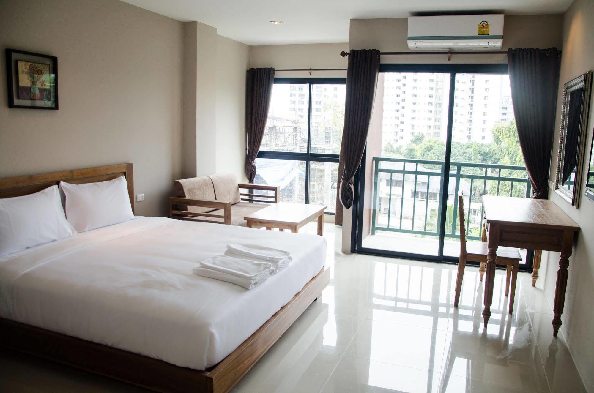 The Sun Terrace Hotel Chiang Mai Bagian luar foto