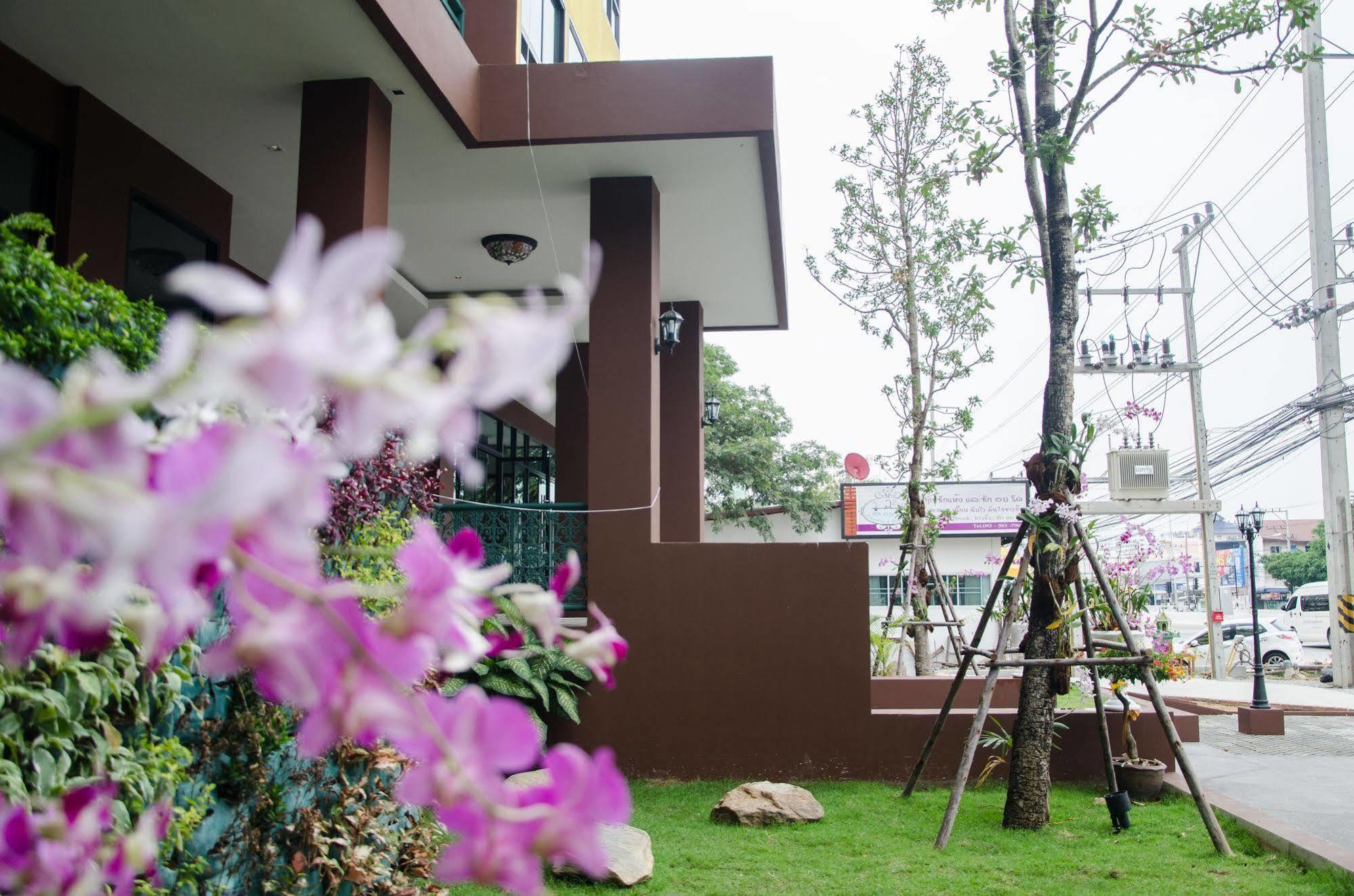 The Sun Terrace Hotel Chiang Mai Bagian luar foto